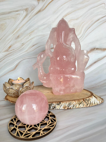 Ganesha op een olifant Rozenkwarts
